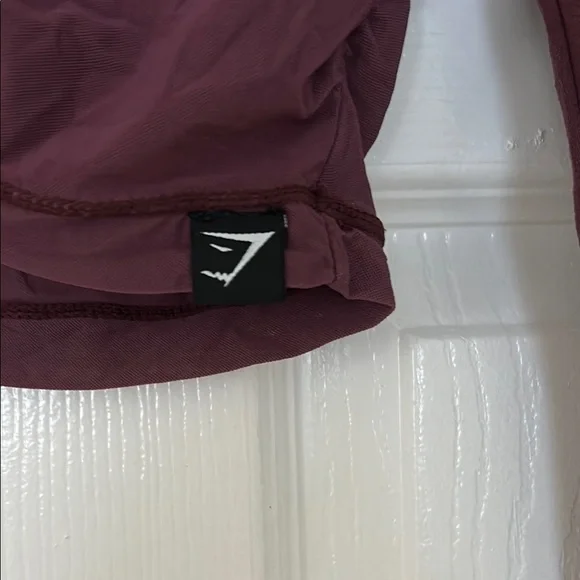 Elegant Long Sleeve Ruched Top - Purple by Gymshark size Medium - Picture 4 of 7